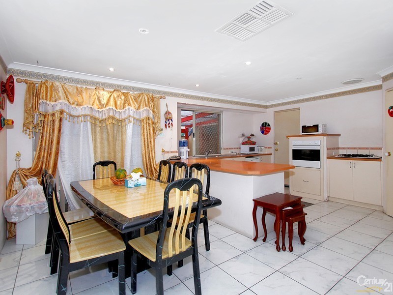 10 Bark Circle, Kenwick WA 6107