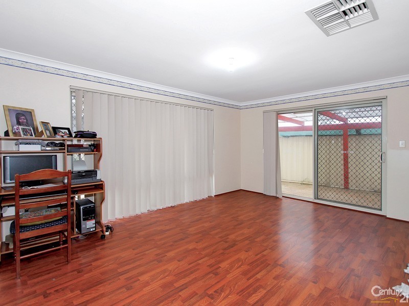 10 Bark Circle, Kenwick WA 6107