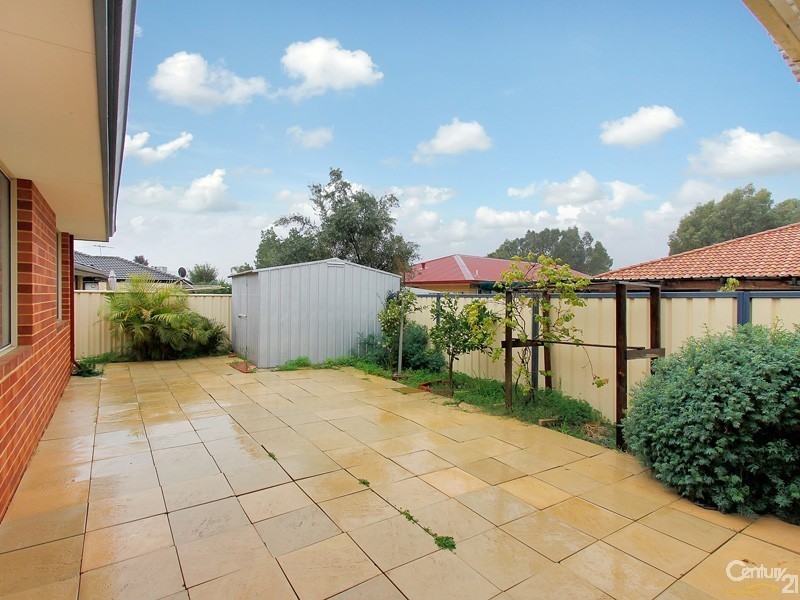 10 Bark Circle, Kenwick WA 6107