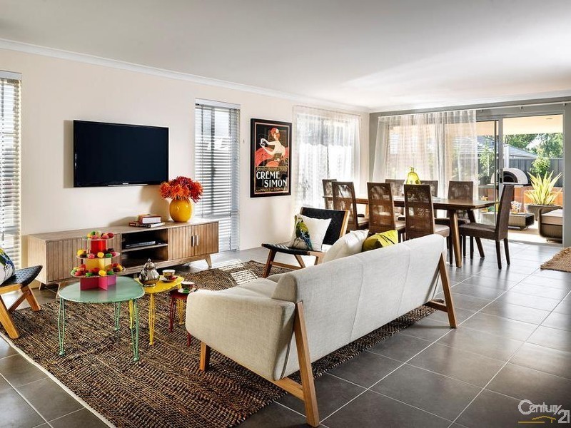 1 Jindabyne Street, Hilbert WA 6112