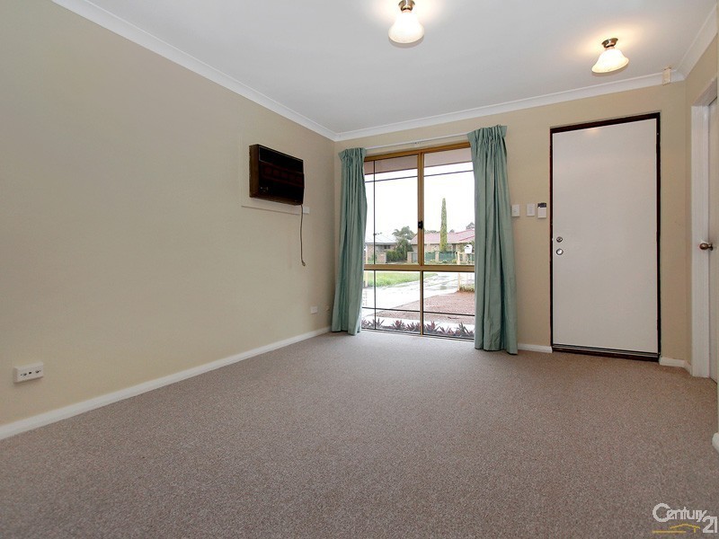 142 Seville Drive, Seville Grove WA 6112