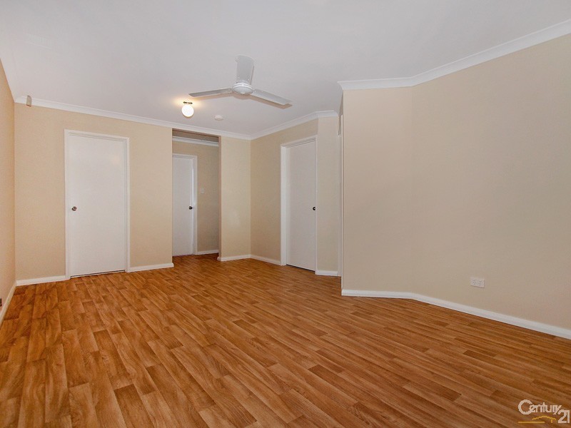 142 Seville Drive, Seville Grove WA 6112