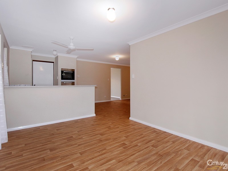 142 Seville Drive, Seville Grove WA 6112