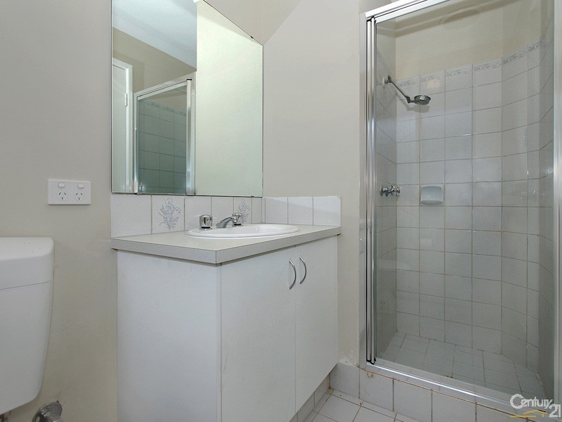 142 Seville Drive, Seville Grove WA 6112