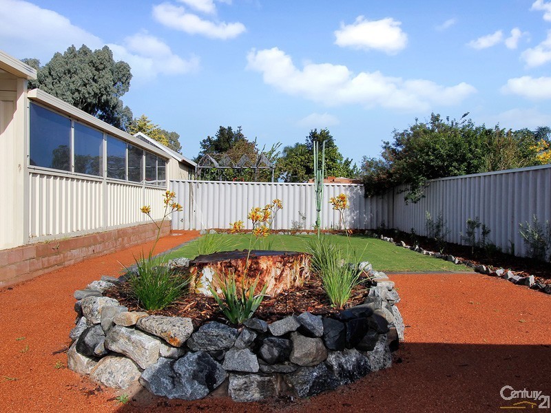 142 Seville Drive, Seville Grove WA 6112