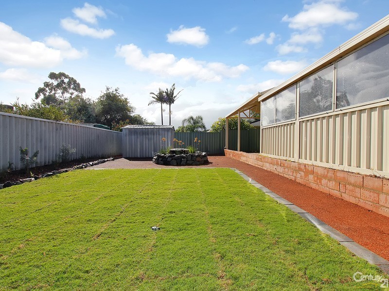 142 Seville Drive, Seville Grove WA 6112