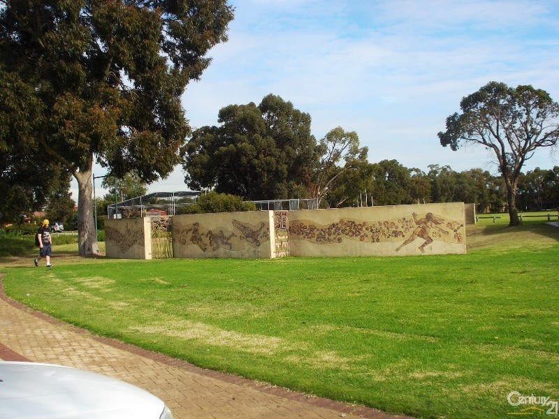 27  Tia Avenue, High Wycombe WA 6057