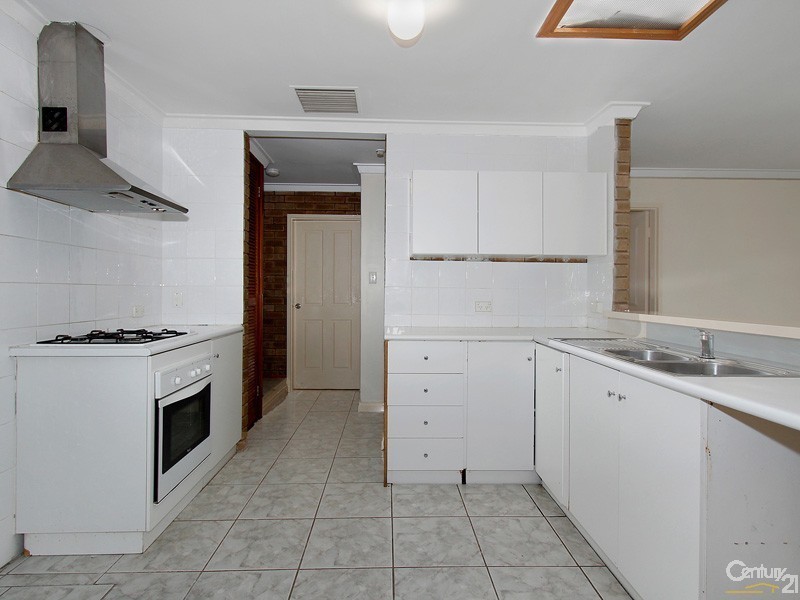 17 Glenhurst Court, Camillo WA 6111