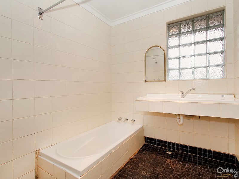17 Glenhurst Court, Camillo WA 6111