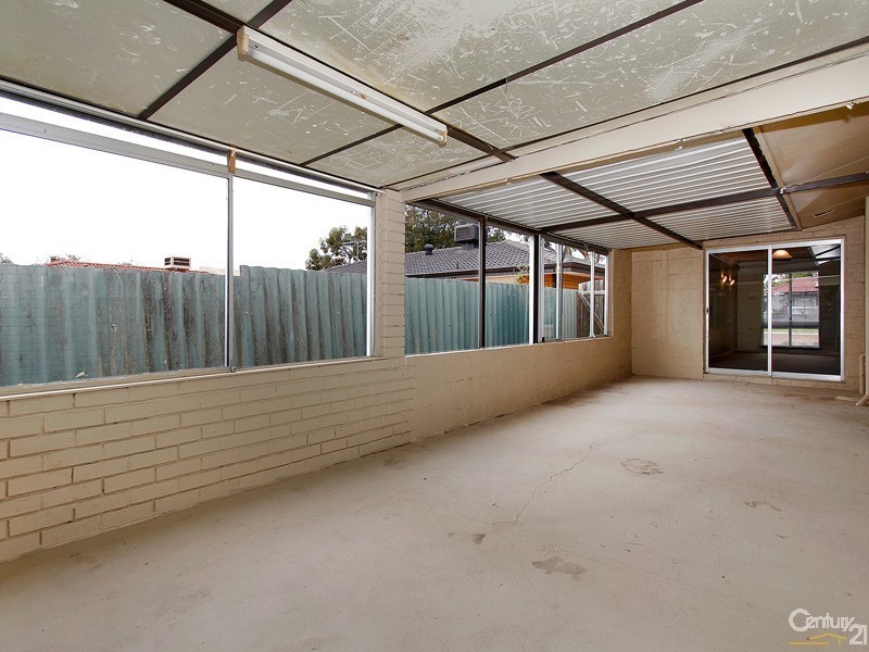17 Glenhurst Court, Camillo WA 6111