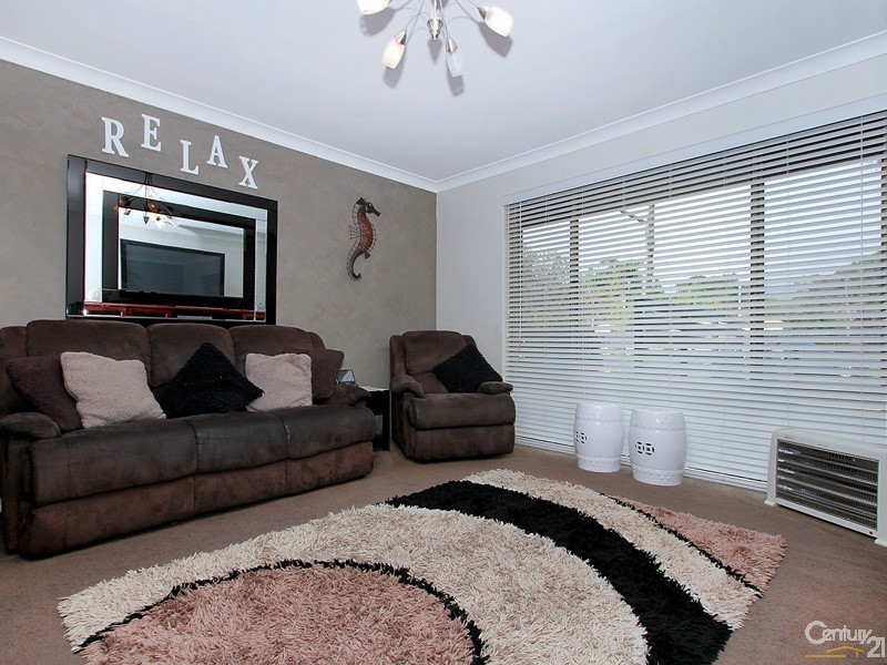 74 Ravenscroft Way, Kelmscott WA 6111