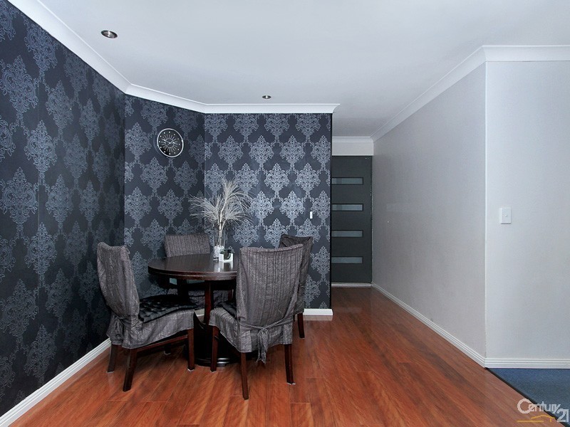 74 Ravenscroft Way, Kelmscott WA 6111