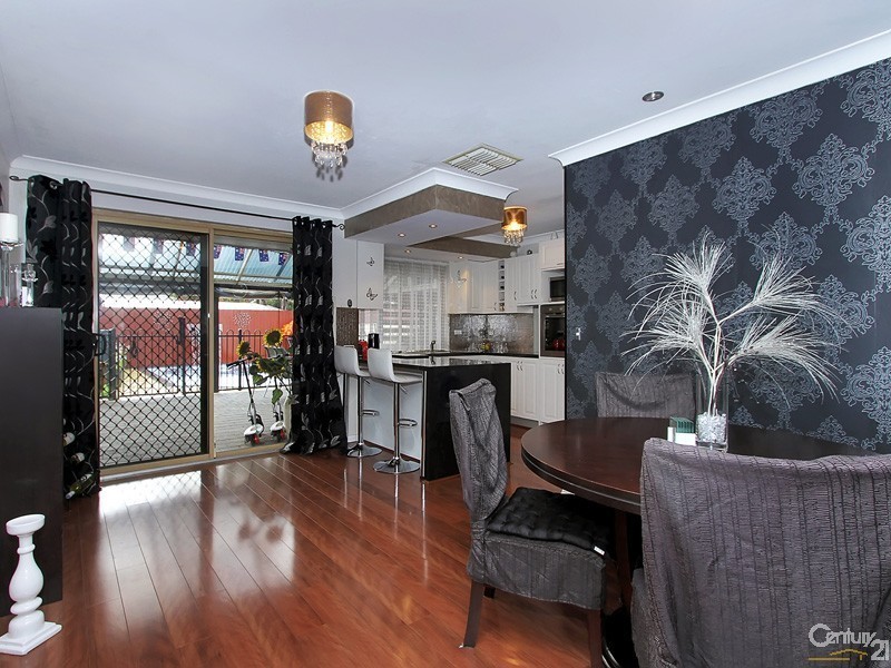 74 Ravenscroft Way, Kelmscott WA 6111