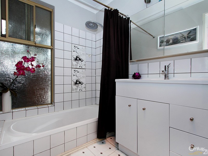 74 Ravenscroft Way, Kelmscott WA 6111