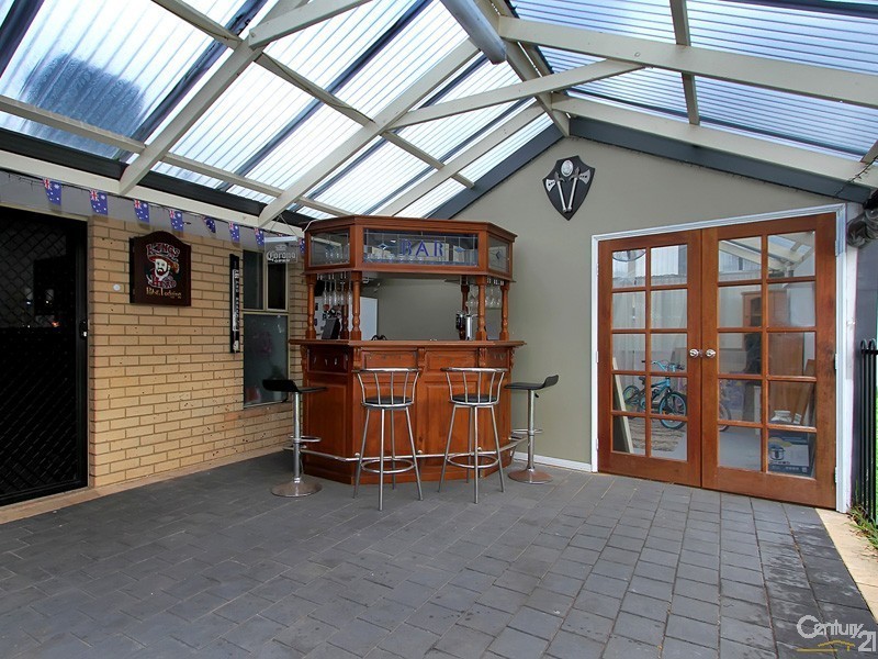 74 Ravenscroft Way, Kelmscott WA 6111