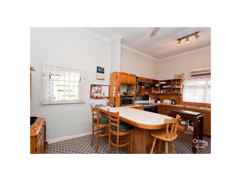 21 Ottaway Street, Kelmscott WA 6111