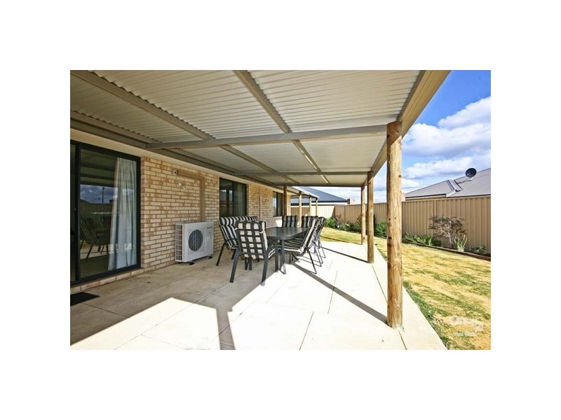 53 Pomera Drive, Byford WA 6122