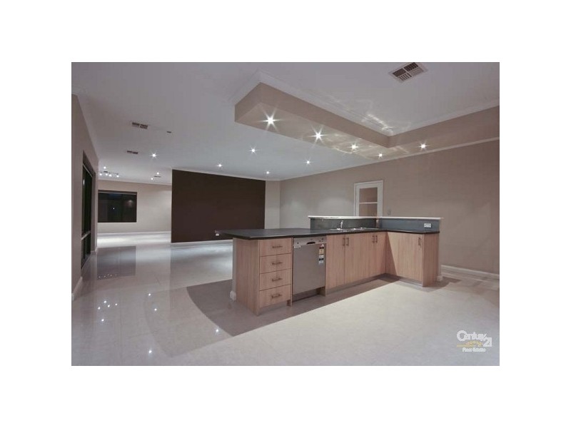 6 Zaragoza Court, Seville Grove WA 6112