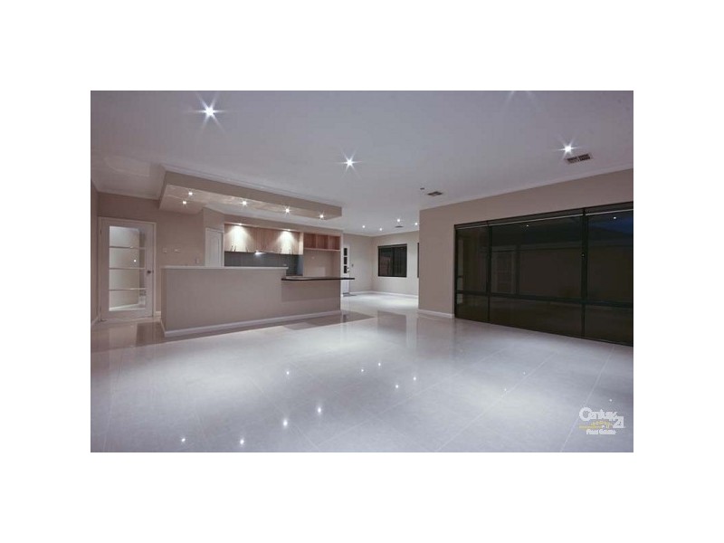 6 Zaragoza Court, Seville Grove WA 6112