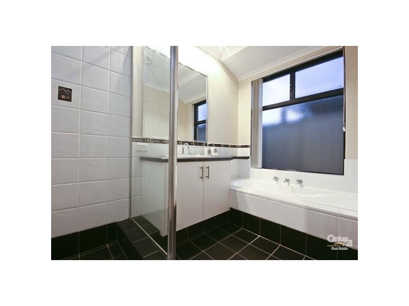 6 Zaragoza Court, Seville Grove WA 6112