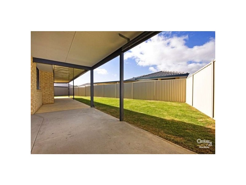 31 Jonquil Loop, Seville Grove WA 6112