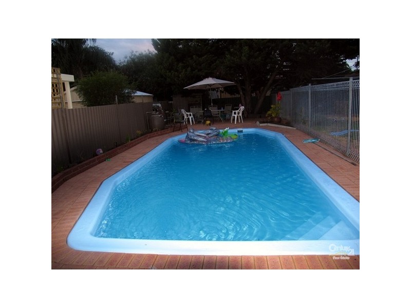 8 Drilby Way, Gosnells WA 6110