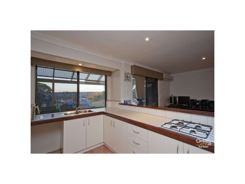16 Hillside Road, Mount Richon WA 6112