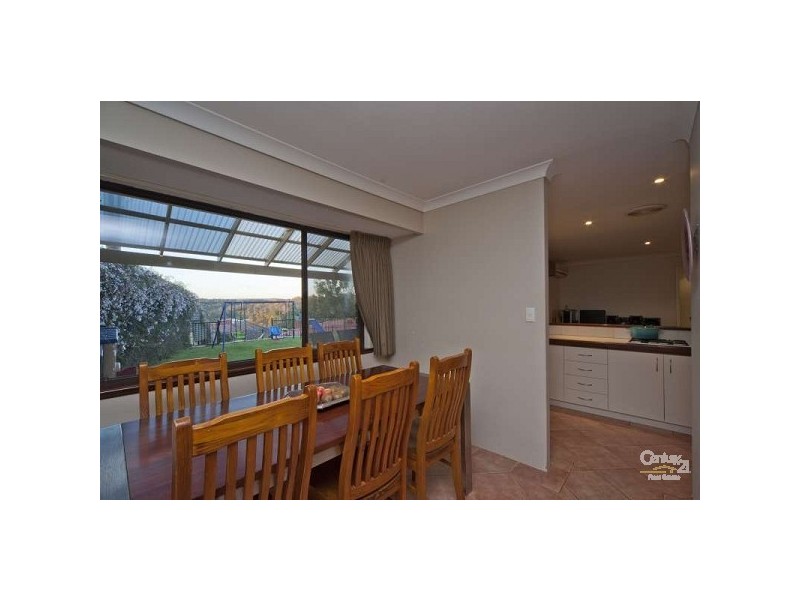 16 Hillside Road, Mount Richon WA 6112
