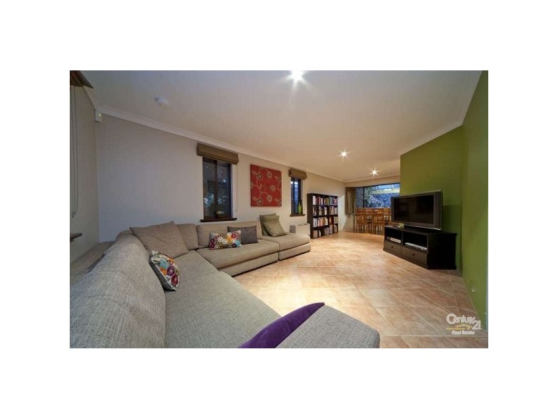 16 Hillside Road, Mount Richon WA 6112