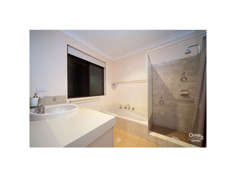 16 Hillside Road, Mount Richon WA 6112