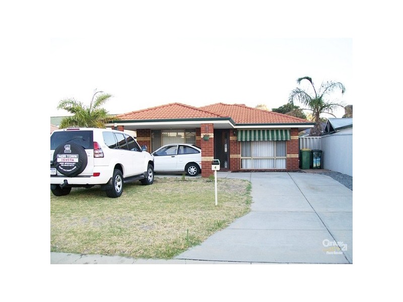 4 Beard Place, Queens Park WA 6107