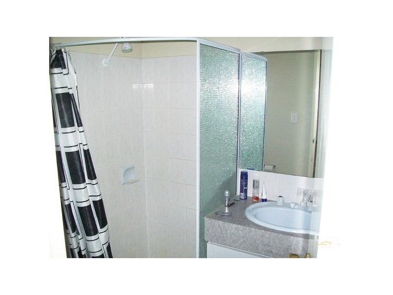 4 Beard Place, Queens Park WA 6107