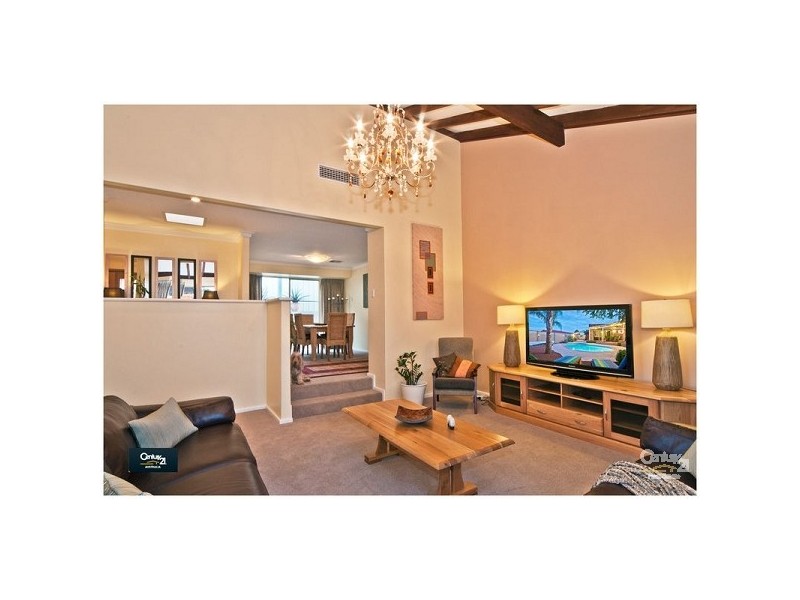 7 Thrum Close, Leeming WA 6149