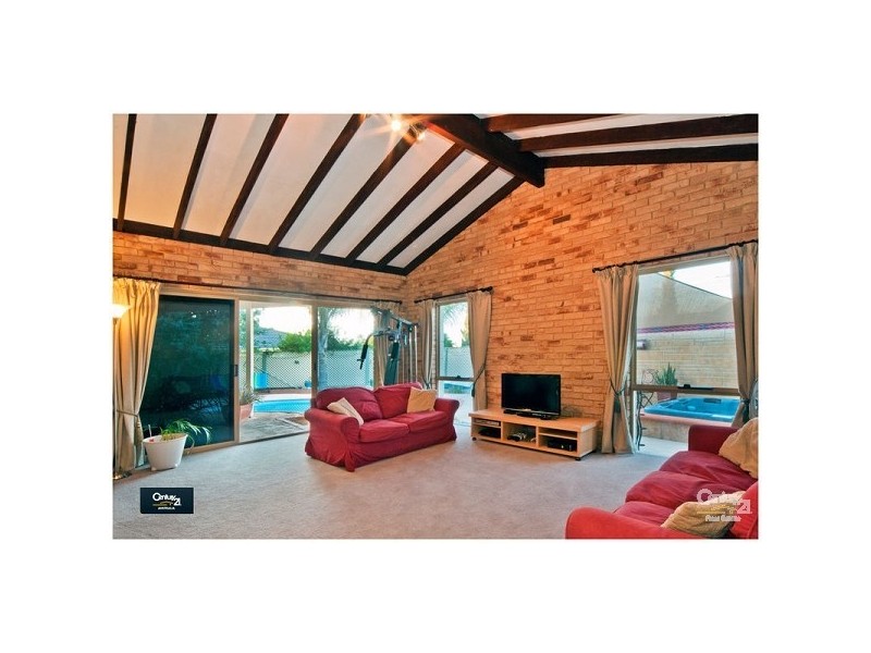 7 Thrum Close, Leeming WA 6149