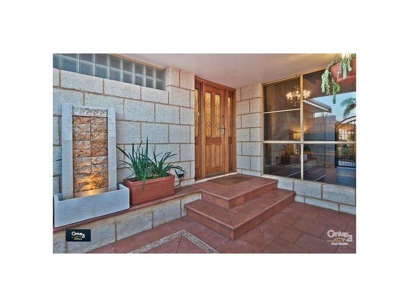 7 Thrum Close, Leeming WA 6149