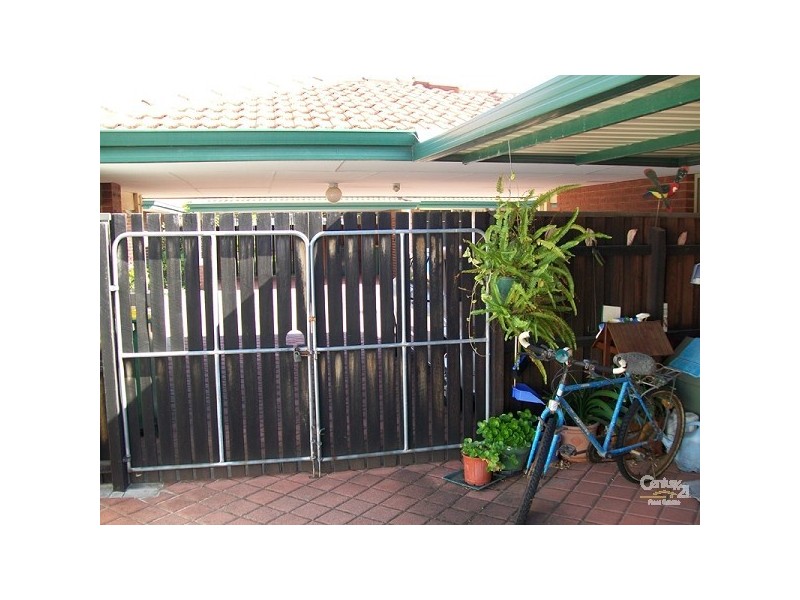 4/104 Barbican Street East, Shelley WA 6148