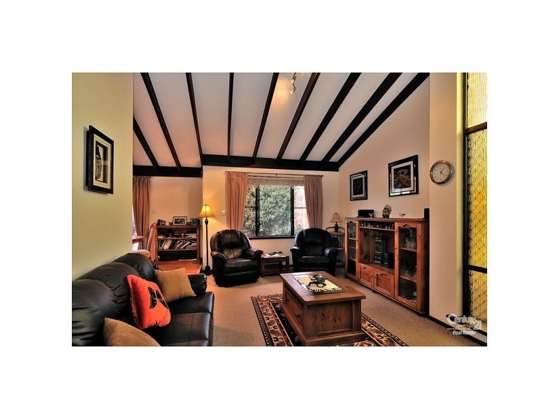 18 Hillside Road, Mount Richon WA 6112