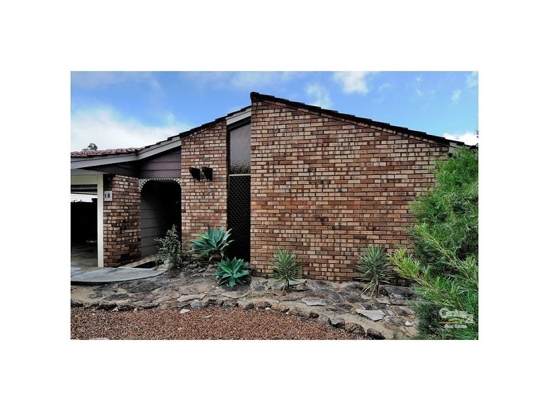 18 Hillside Road, Mount Richon WA 6112