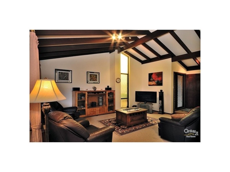 18 Hillside Road, Mount Richon WA 6112