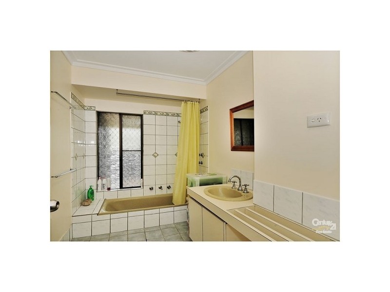 18 Hillside Road, Mount Richon WA 6112