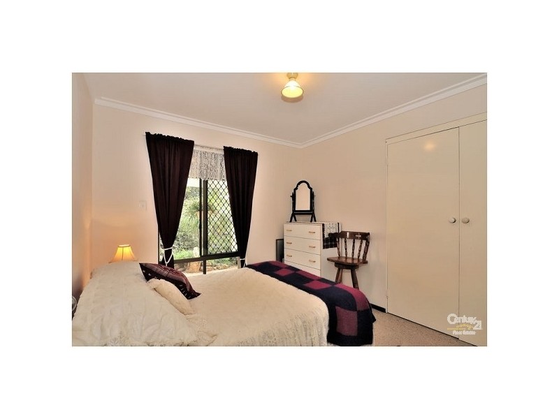 18 Hillside Road, Mount Richon WA 6112