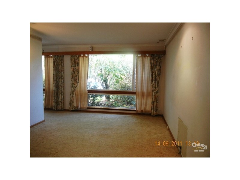 10 Mandala Crescent, Bateman WA 6150