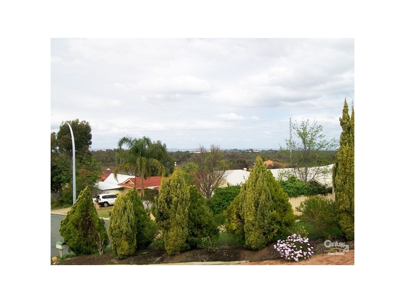 16A Castlemain Heights, Leeming WA 6149