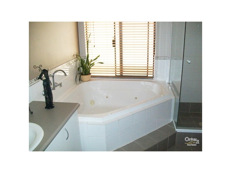 18 Bundera Road, Southern River WA 6110