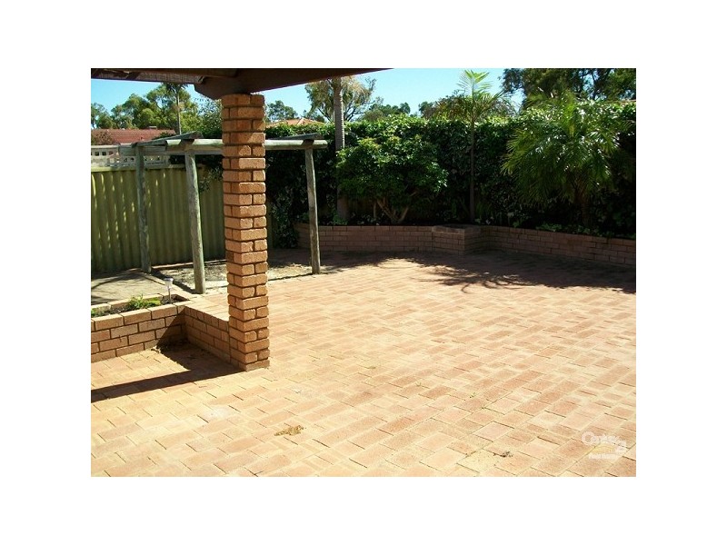 16 Hatfield Way, Booragoon WA 6154