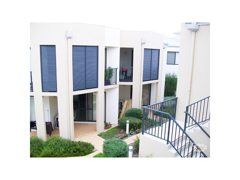 42/17 Southdown Place, Thornlie WA 6108