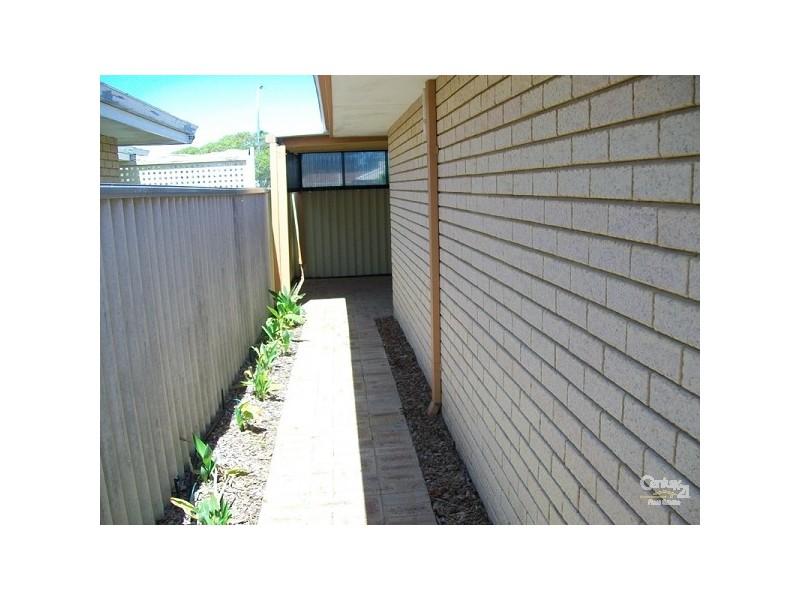 8/23 Helm Street, Maddington WA 6109