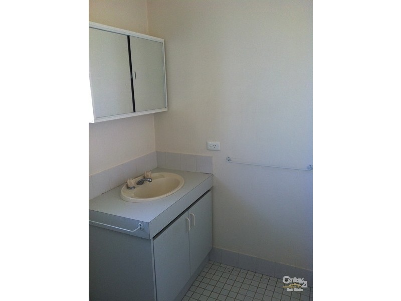 8/23 Helm Street, Maddington WA 6109