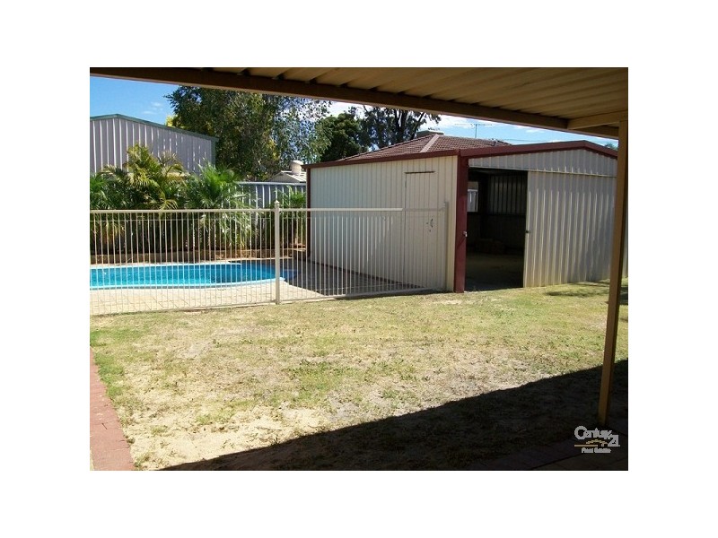 4 Wombat Road, High Wycombe WA 6057