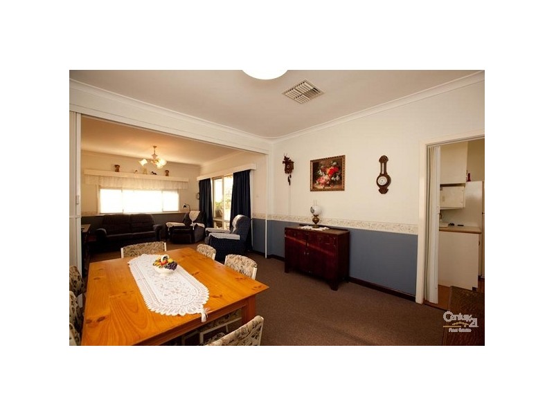 6 Tredale Avenue, Mount Richon WA 6112
